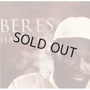 画像: BERES HAMMOND . LOVE FROM A DISTANCE